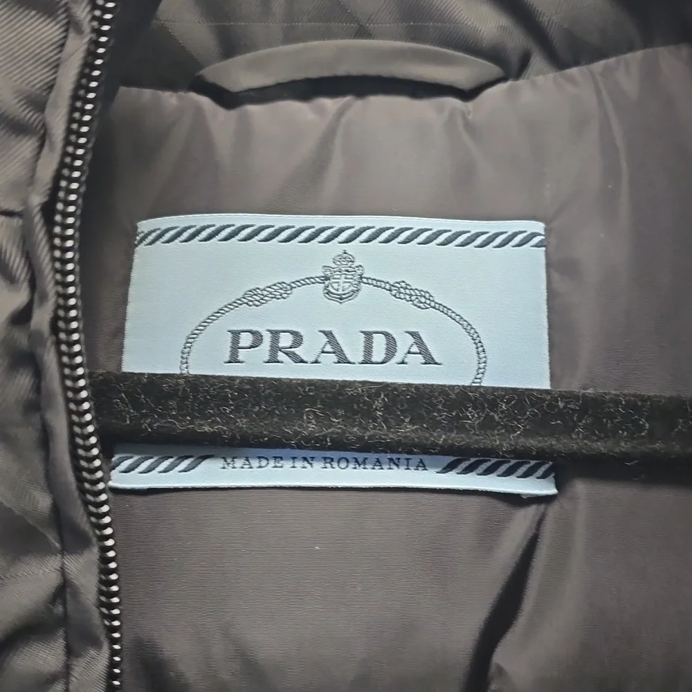 Prada Down Vest 36/S - Picture 3 of 8